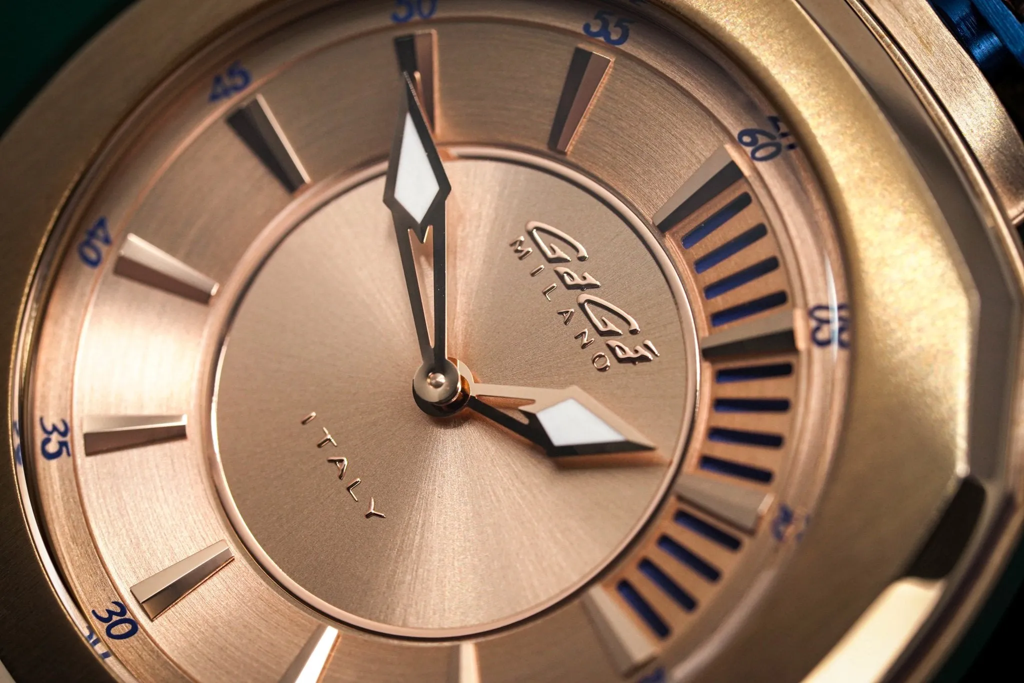 Gaga Milano Watch Frame_One Pink Gold 7051.01
