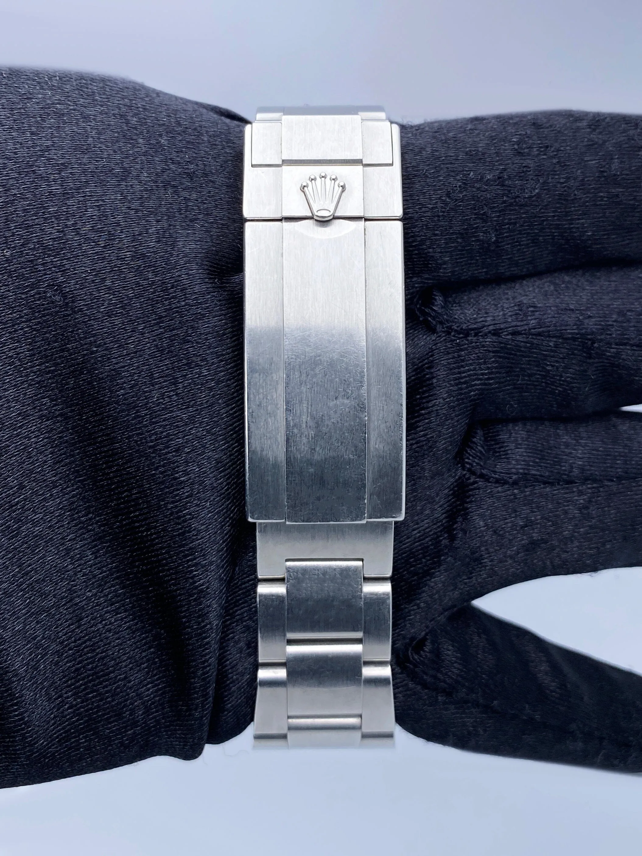 Rolex Sea-Dweller Deep Sea 116660 Mens Watch Box Papers