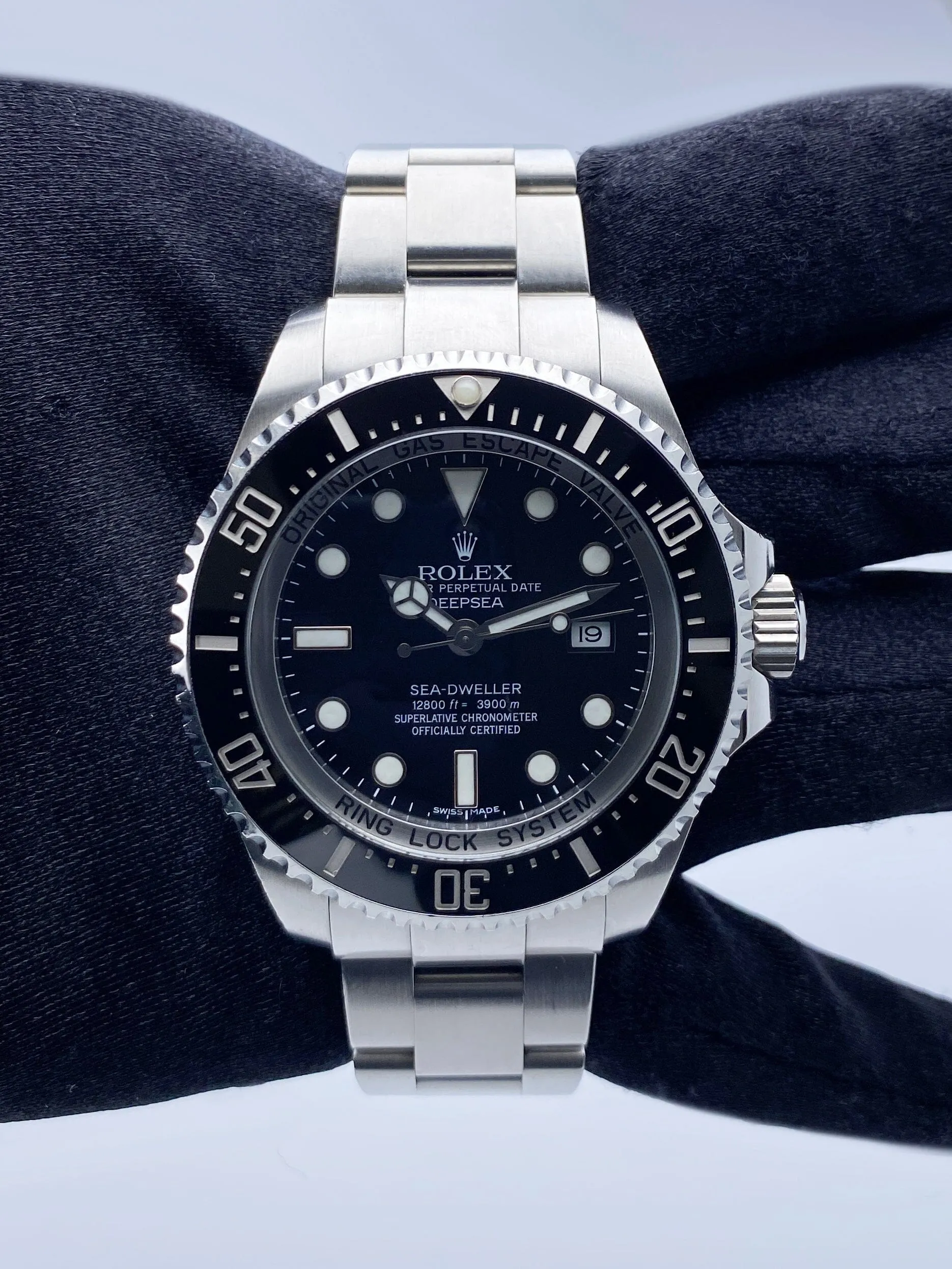 Rolex Sea-Dweller Deep Sea 116660 Mens Watch Box Papers