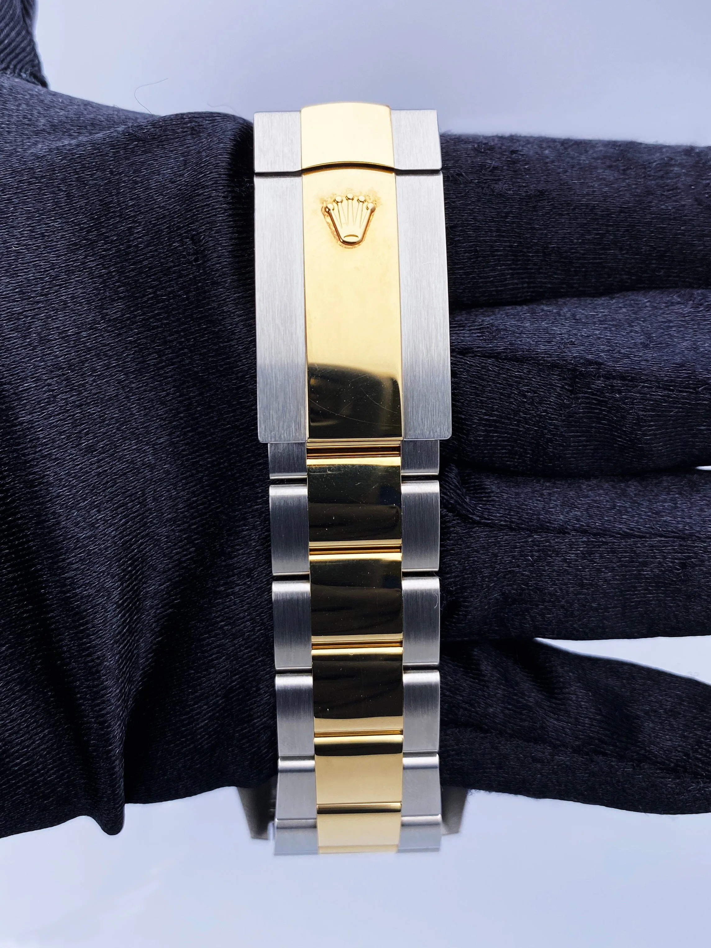 Rolex Sky-Dweller 326933 Black Dial Mens Watch Box Papers