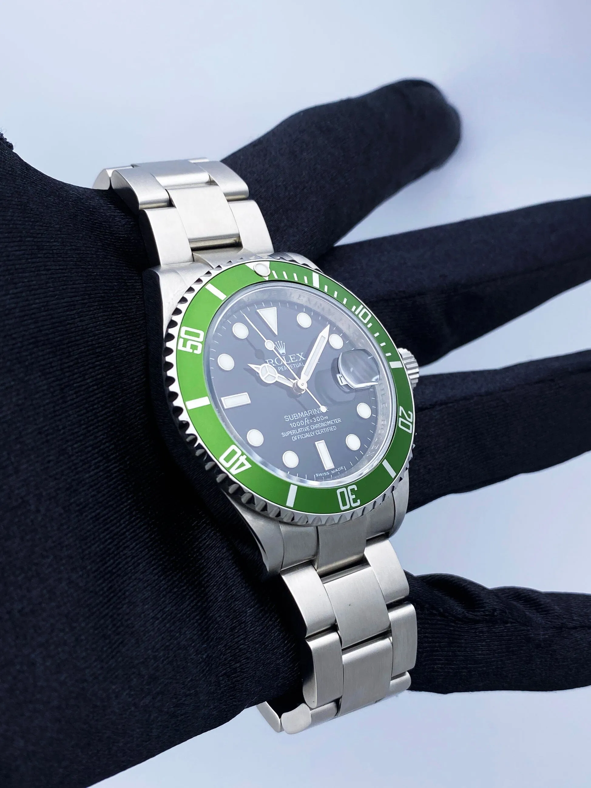 Rolex Submariner 16610LV Kermit Bezel Mens Watch