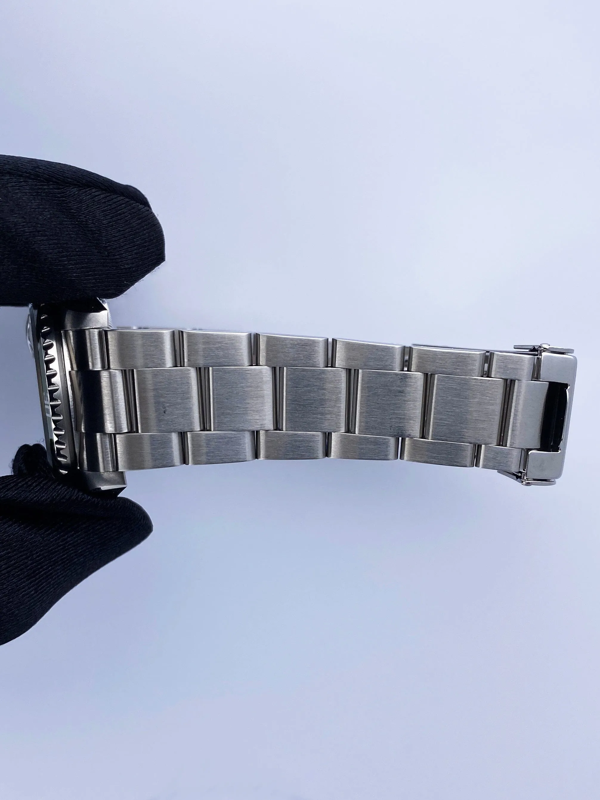 Rolex Submariner 16610LV Kermit Bezel Mens Watch