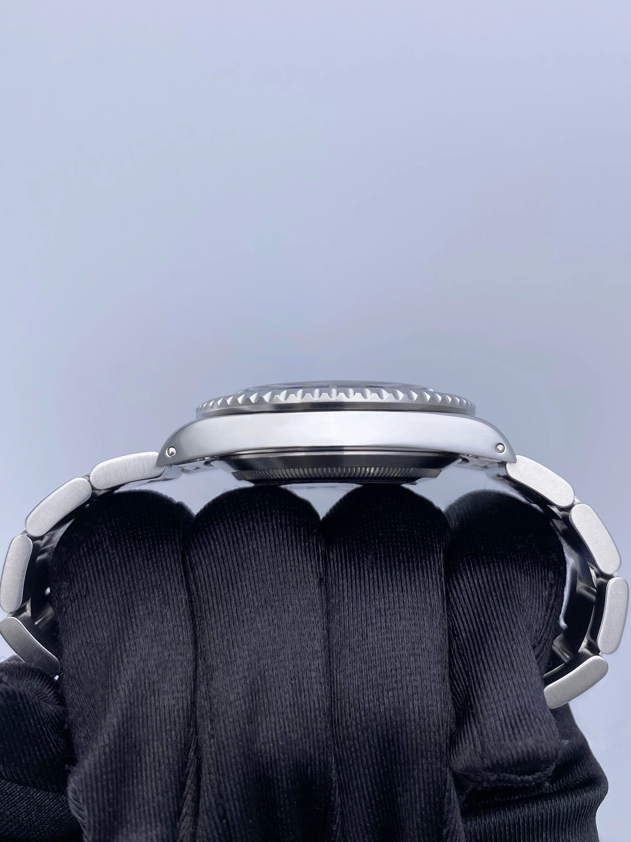 Rolex Submariner Date 16610 Mens Watch