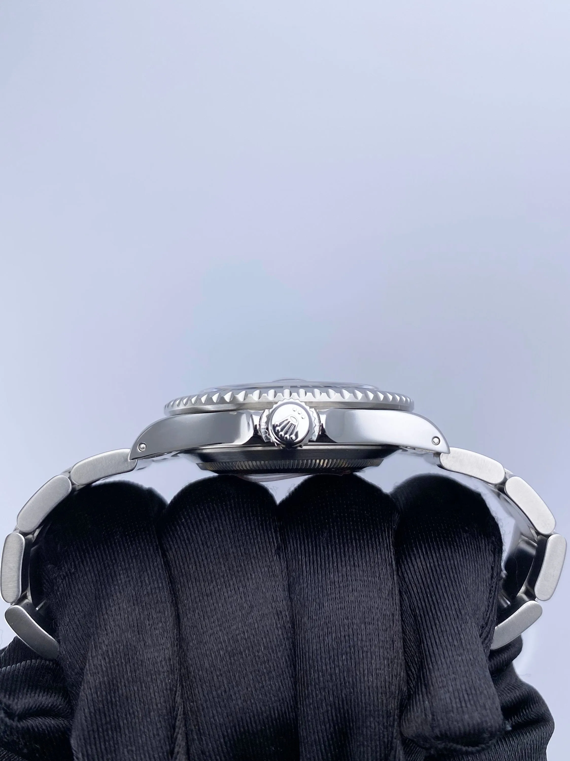 Rolex Submariner Date 16610 Mens Watch