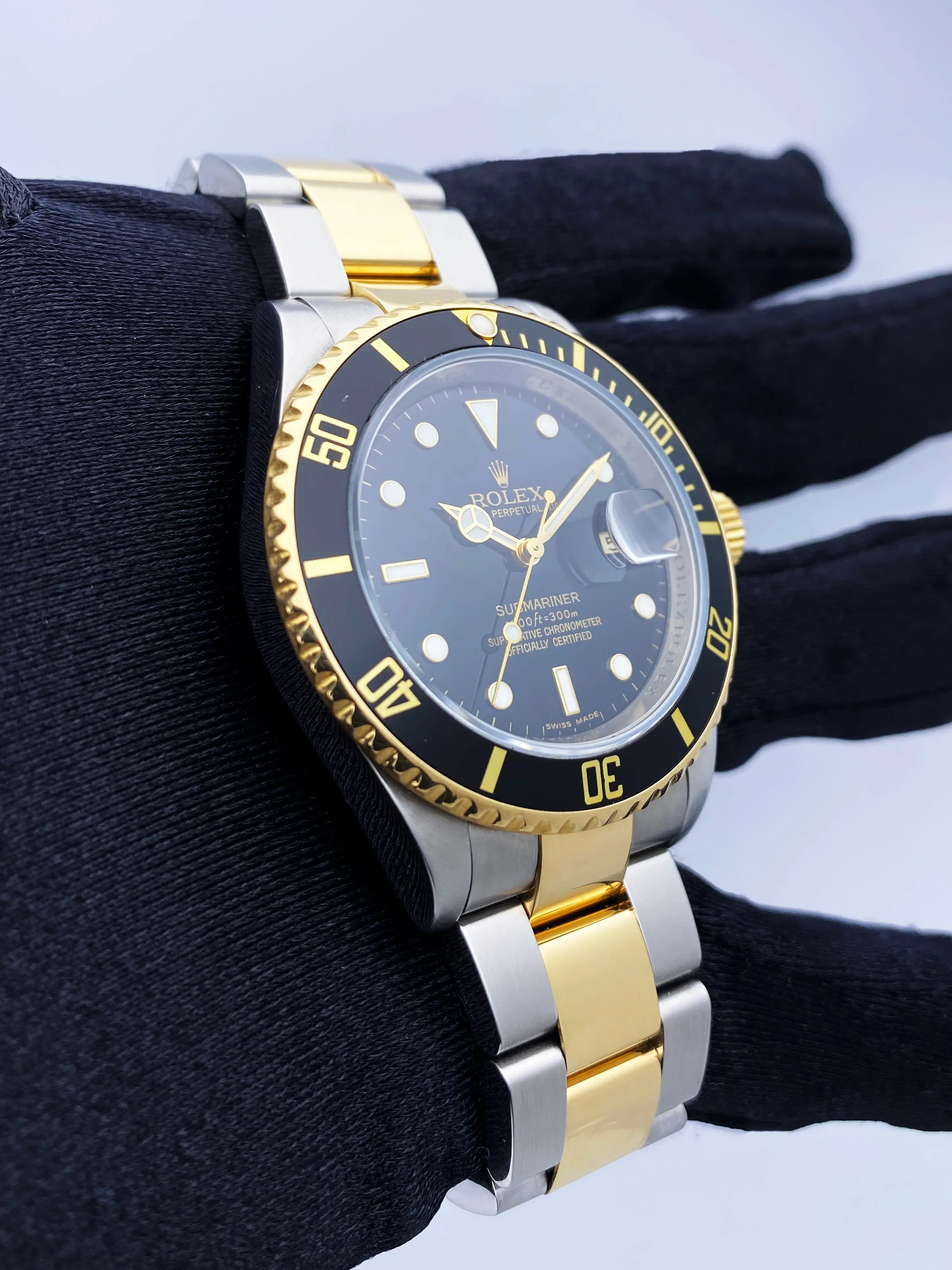 Rolex Submariner Date 16613 Black Dial Engraved Rehaut Mens Watch