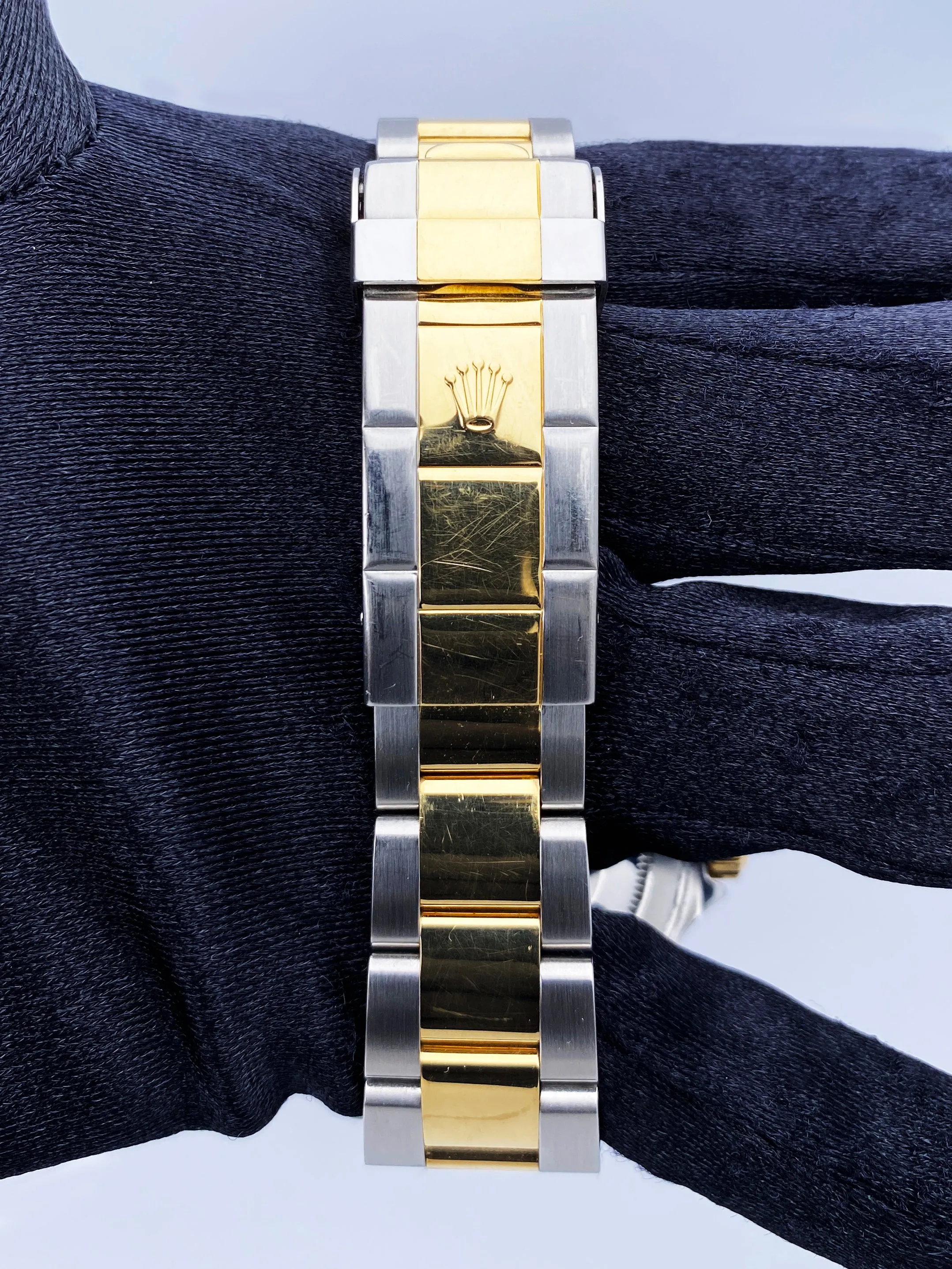 Rolex Submariner Date 16613 Black Dial Engraved Rehaut Mens Watch