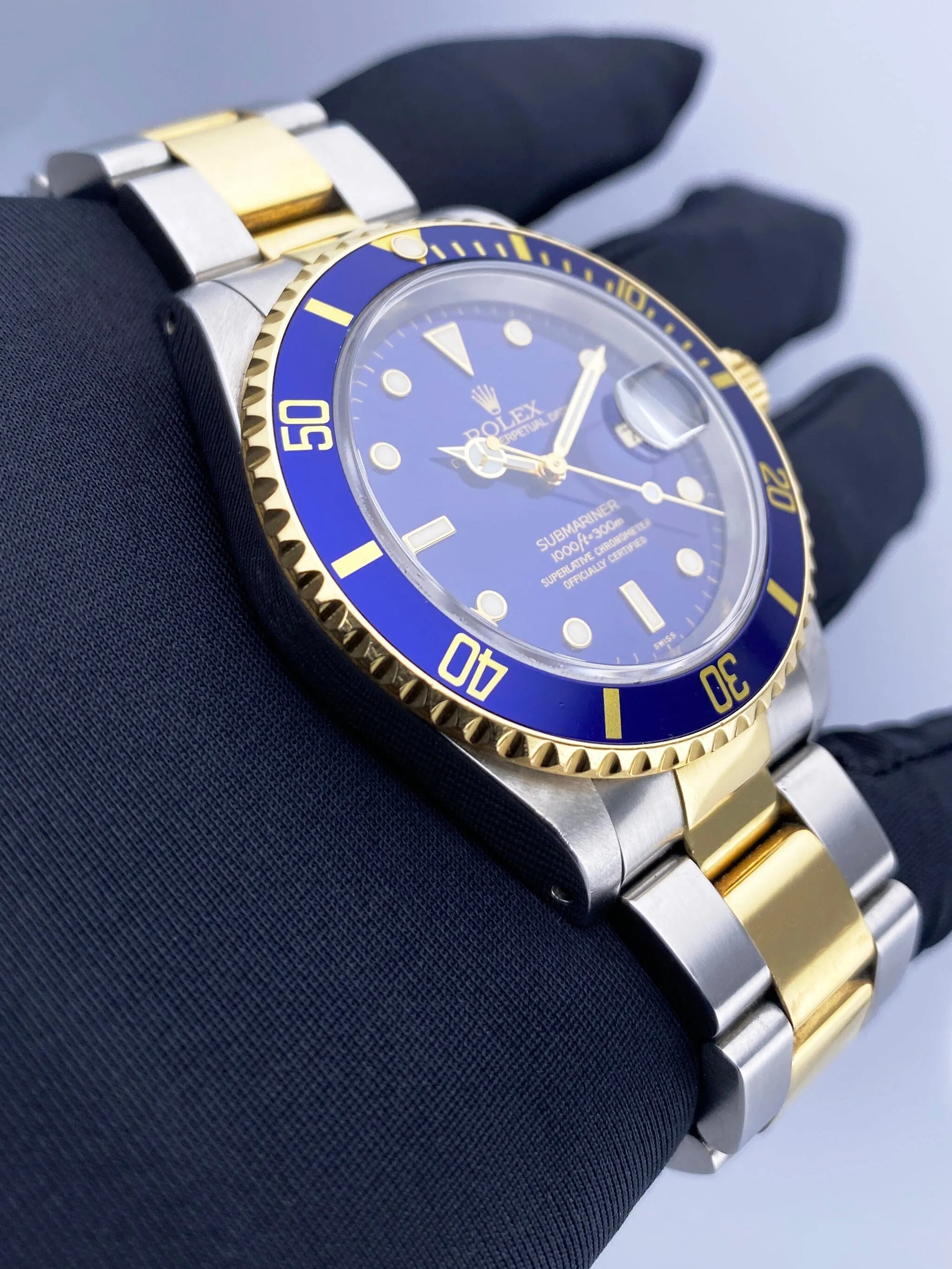 Rolex Submariner Date 16613 Blue Dial Mens Watch Box Papers