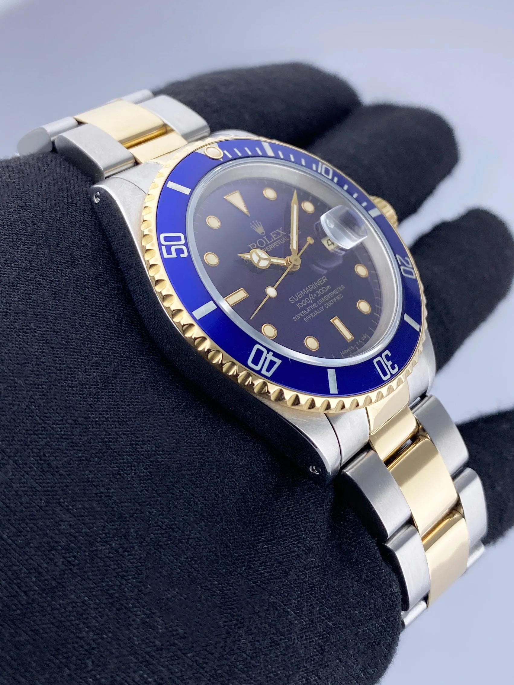 Rolex Submariner Date 16613 Blue Dial Mens Watch Box Papers