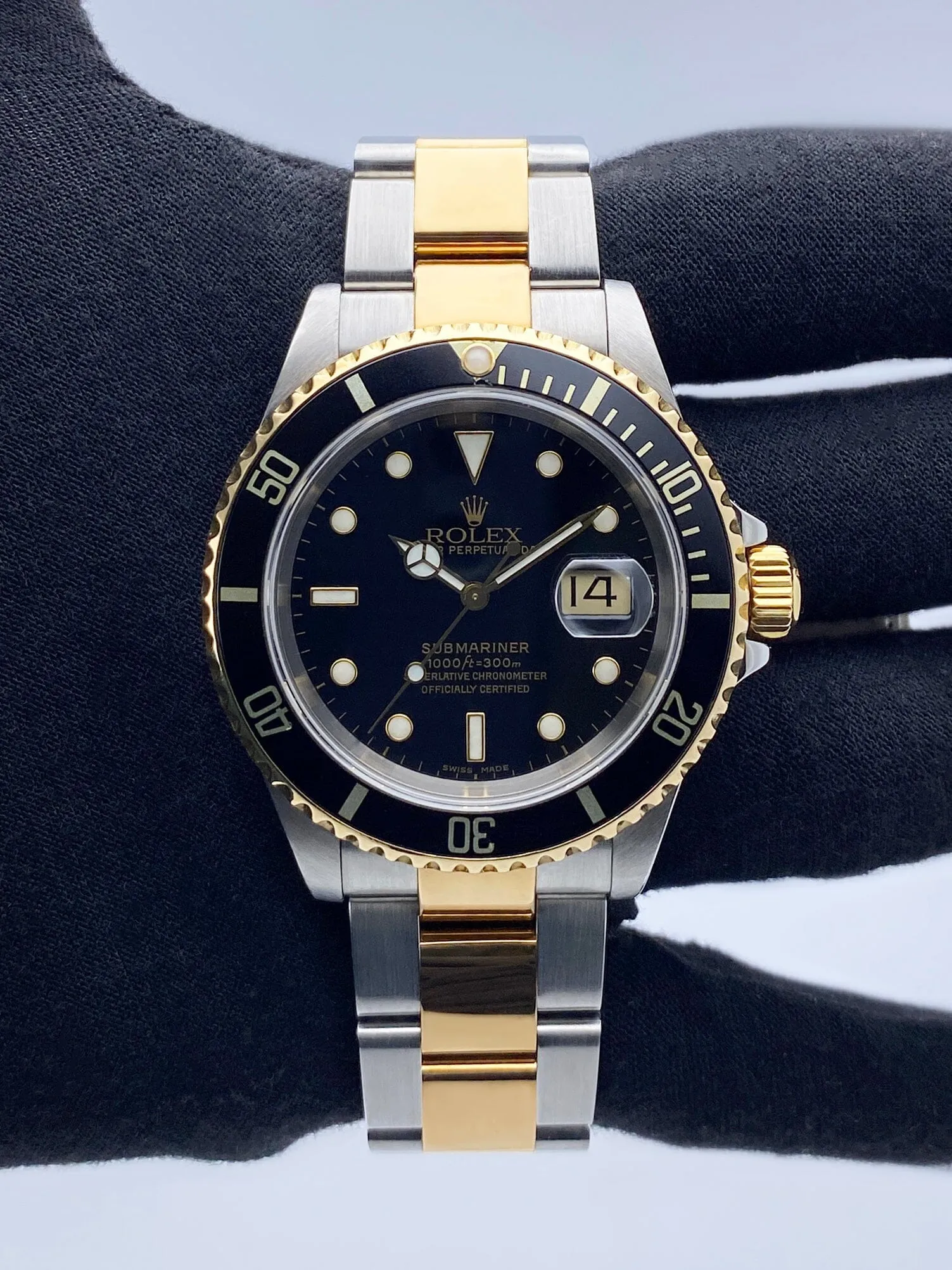 Rolex Submariner Date 16613 Two-Tone Mens Watch Box Papers