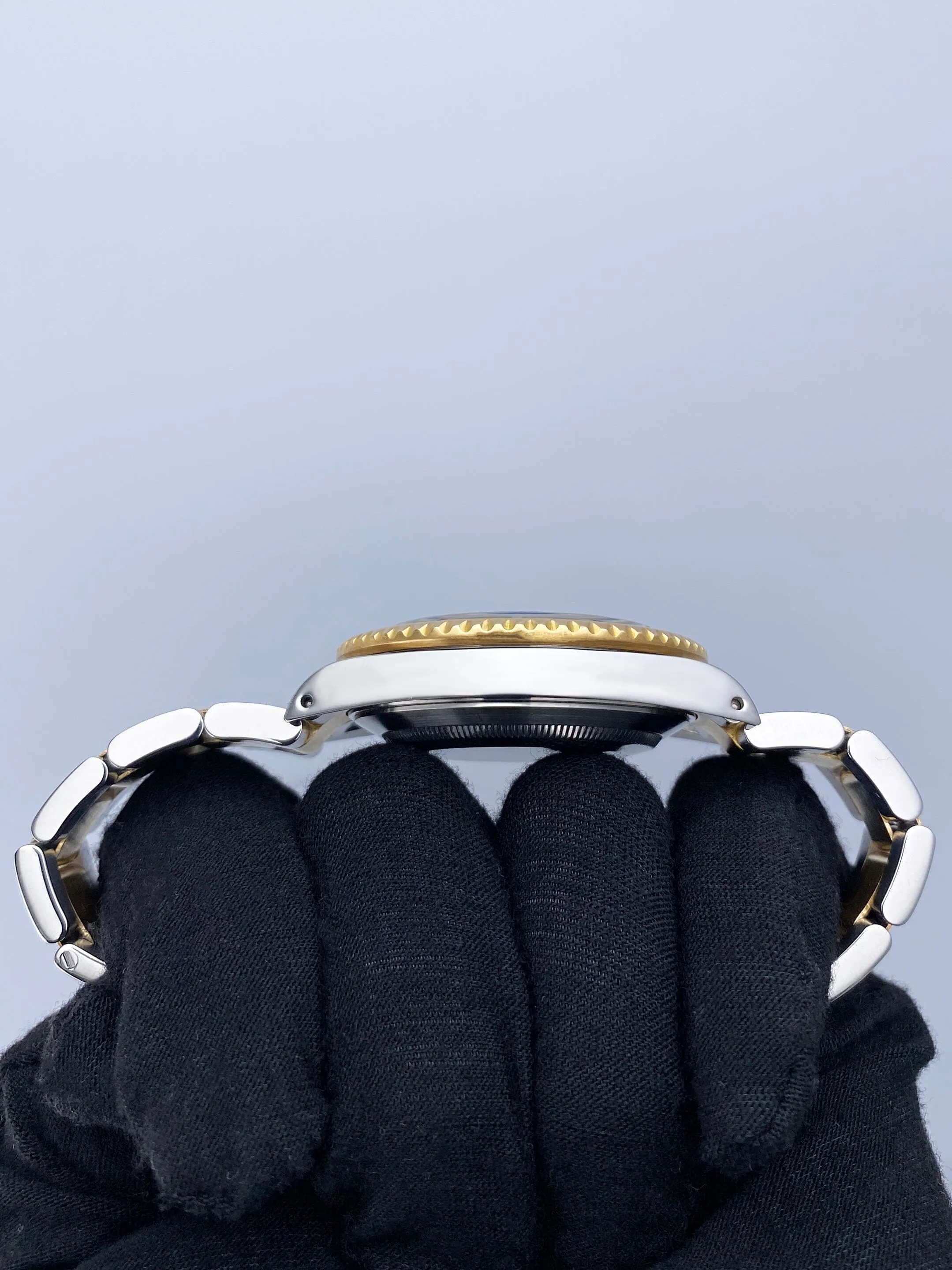 Rolex Submariner Date 16613 Two-Tone Mens Watch Box Papers