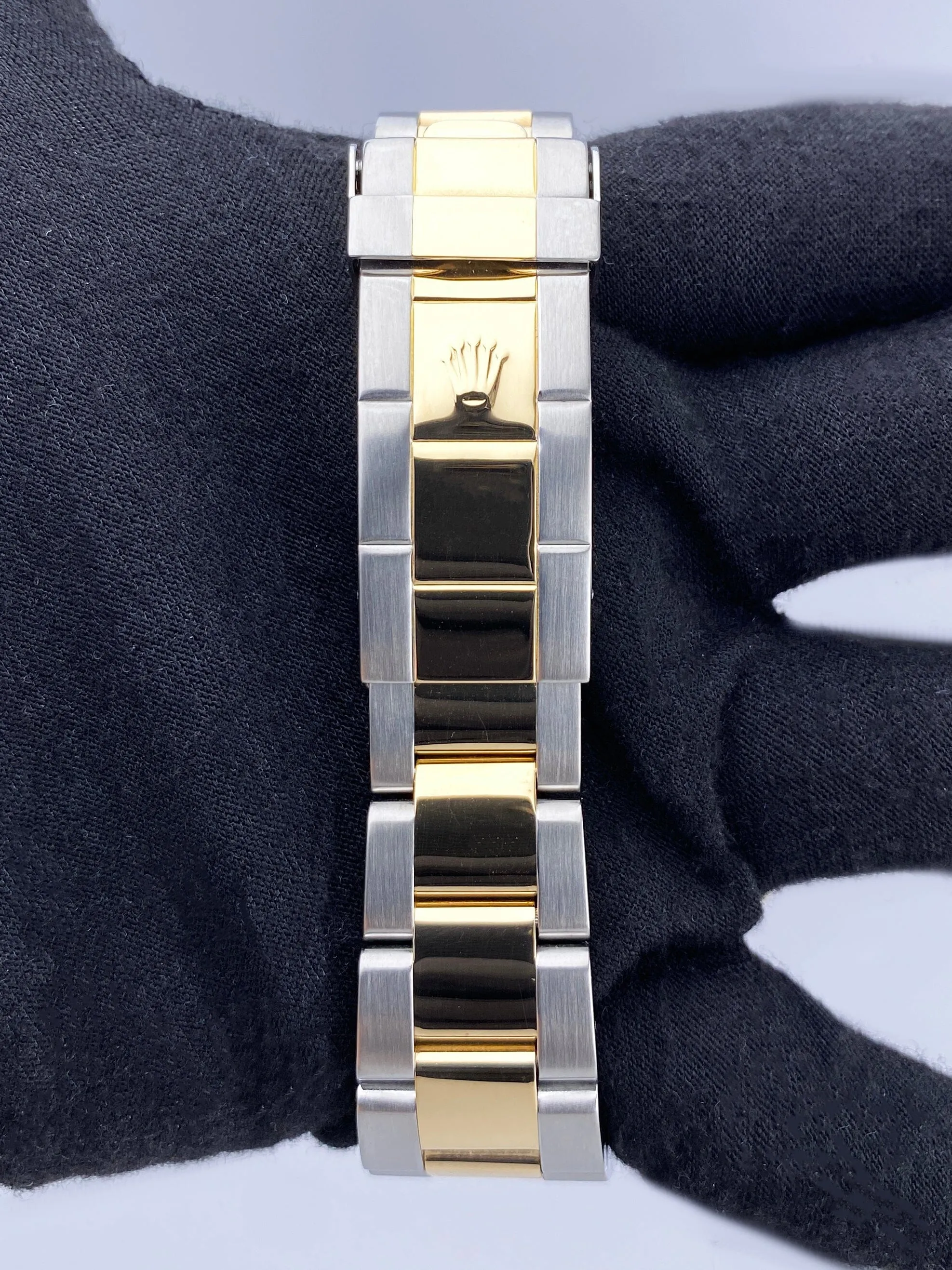 Rolex Submariner Date 16613 Two-Tone Mens Watch