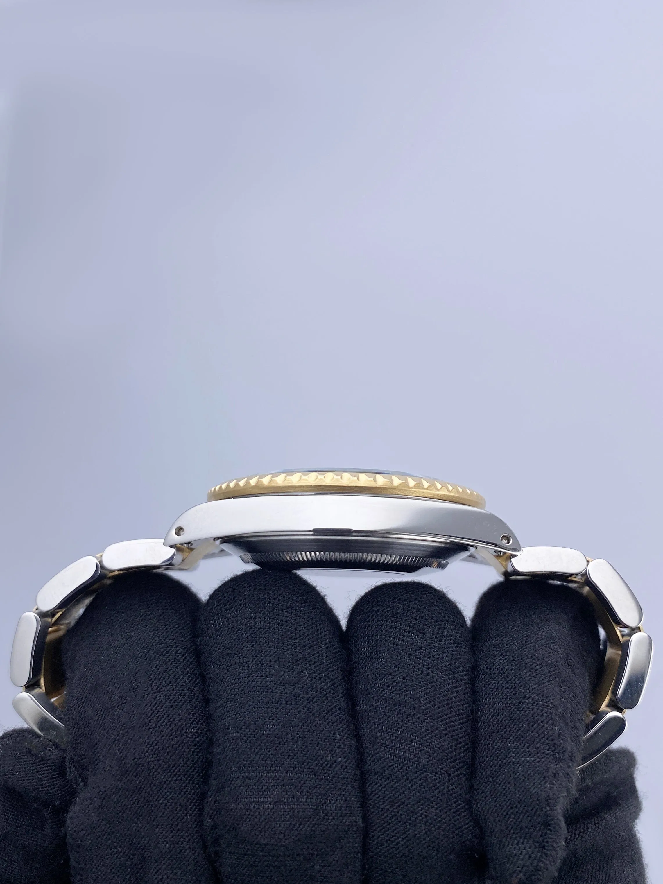 Rolex Submariner Date 16613 Two-Tone Mens Watch