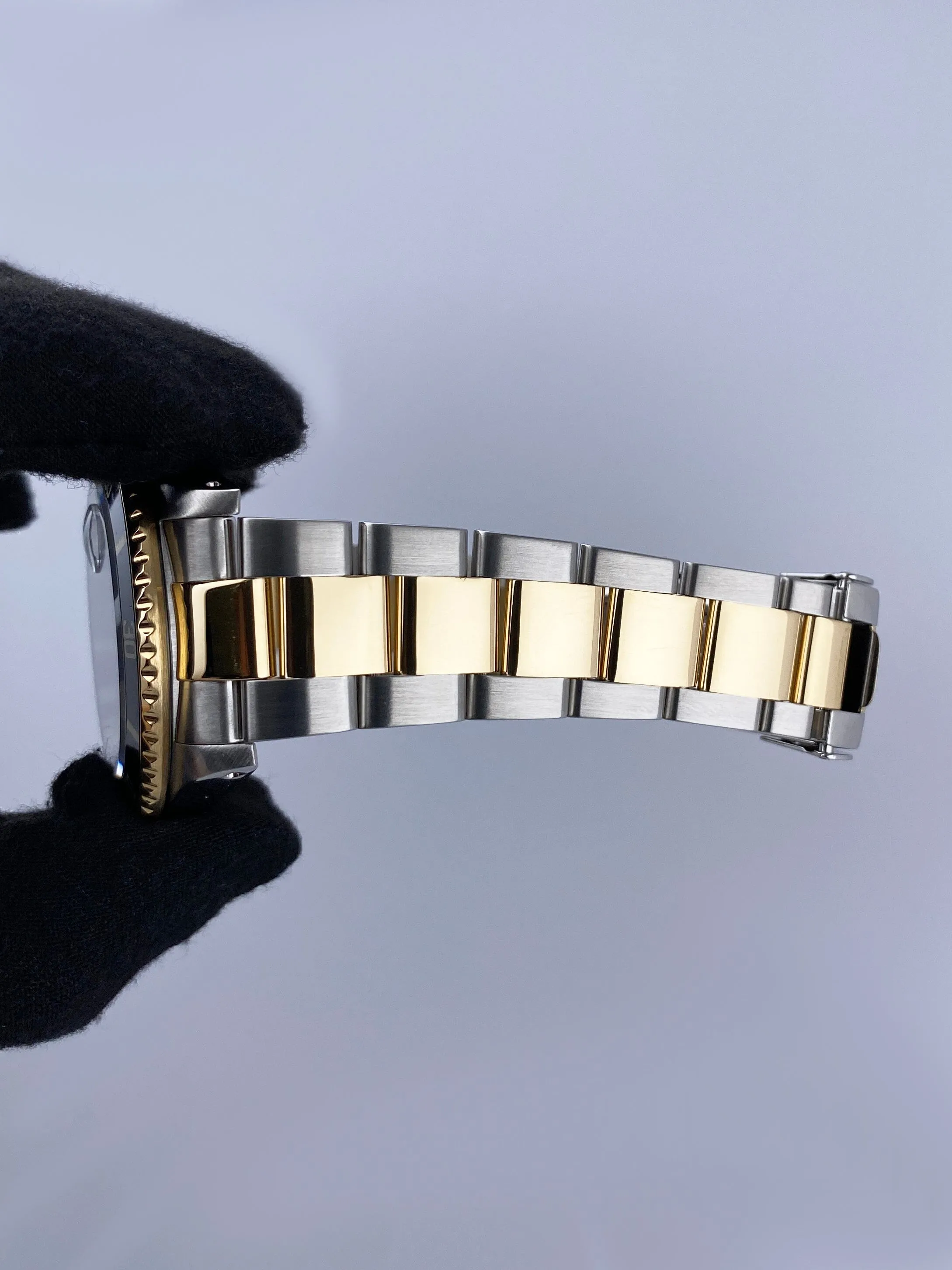 Rolex Submariner Date 16613 Two-Tone Mens Watch