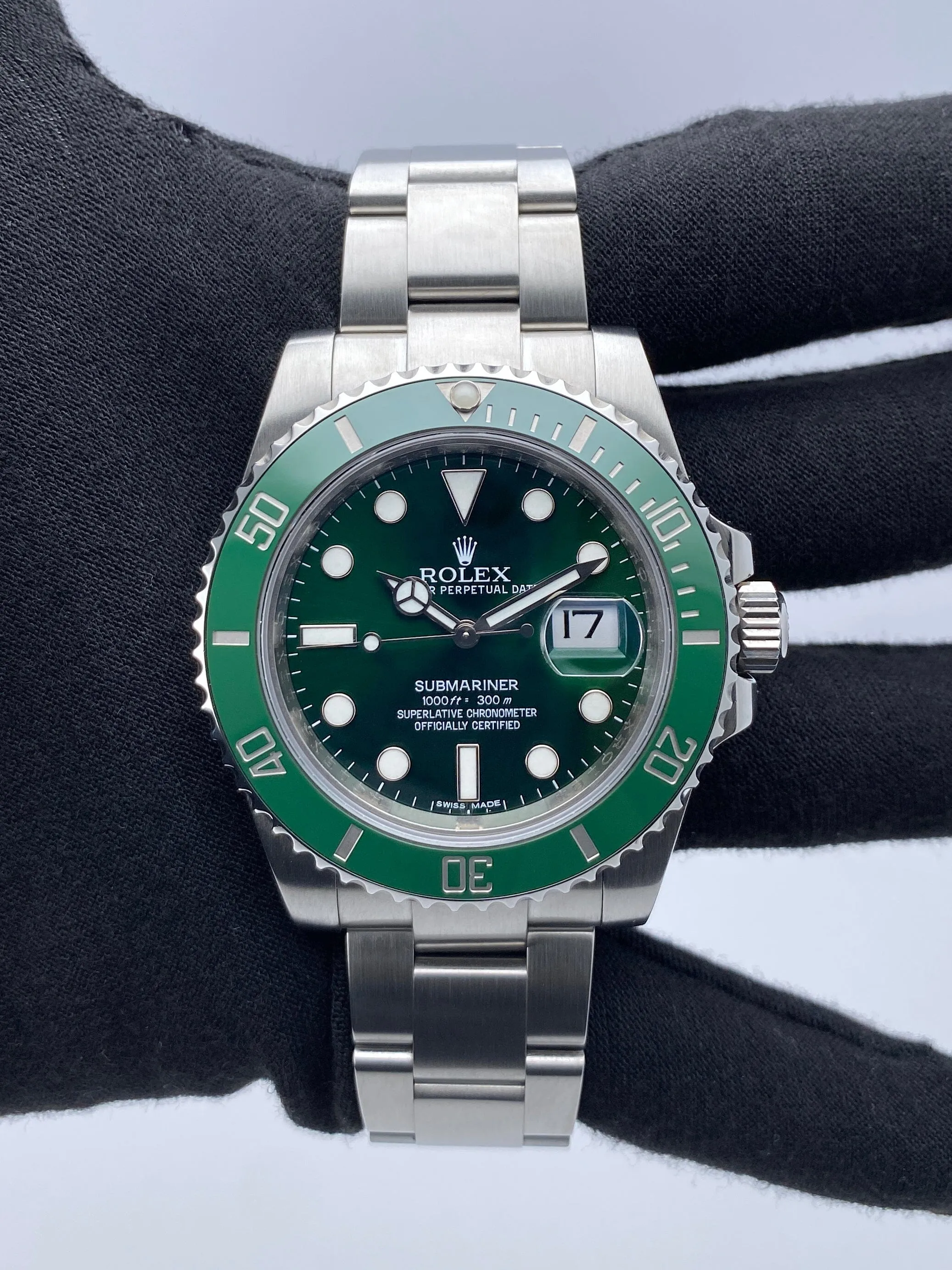 Rolex Submariner Date Hulk 116610LV Mens Watch Box Papers