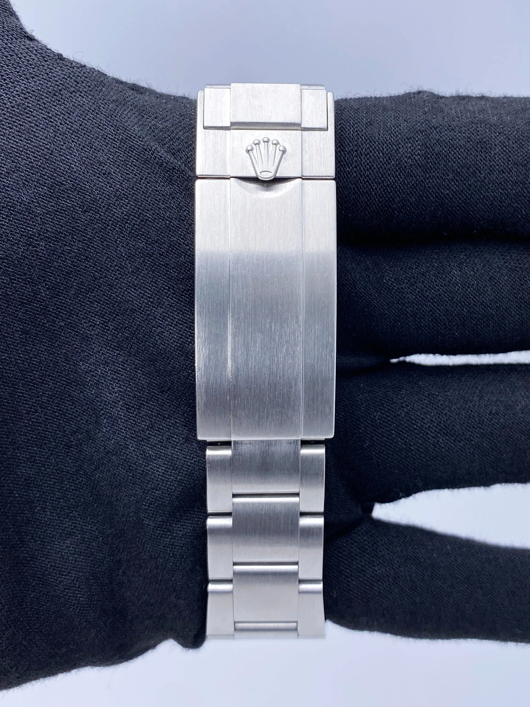 Rolex Submariner Date Hulk 116610LV Mens Watch Box Papers