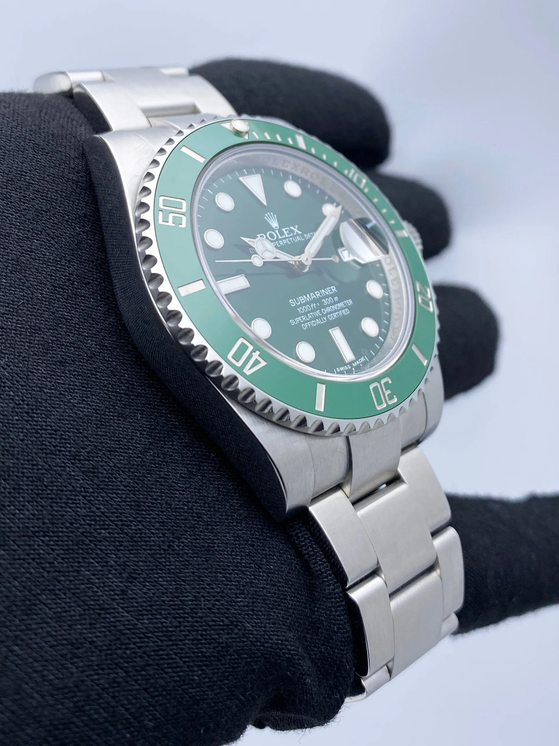 Rolex Submariner Date Hulk 116610LV Mens Watch Box Papers