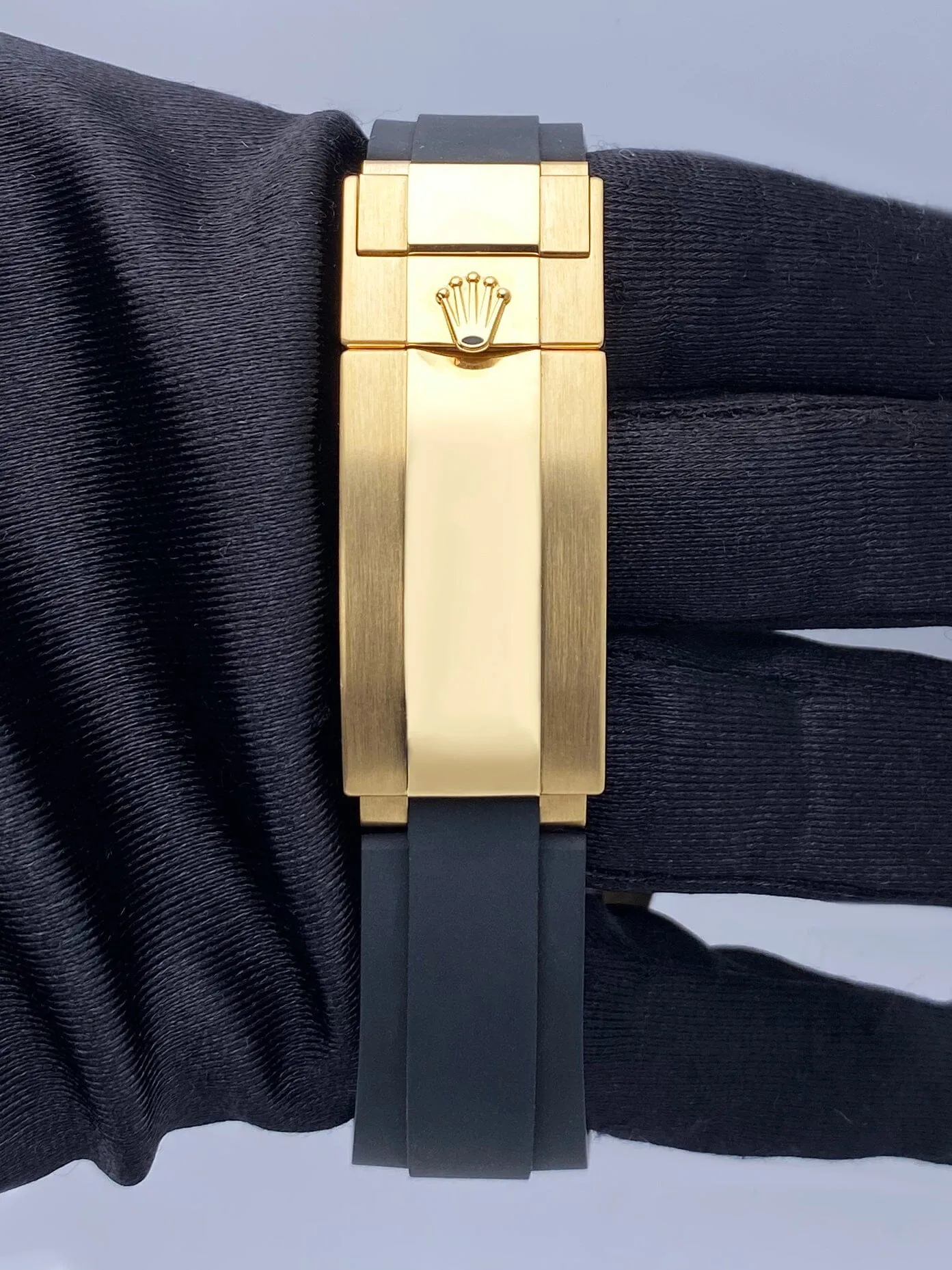 Rolex Yacht-Master 226658 Black Dial 18K Yellow Gold Mens Watch Box Papers