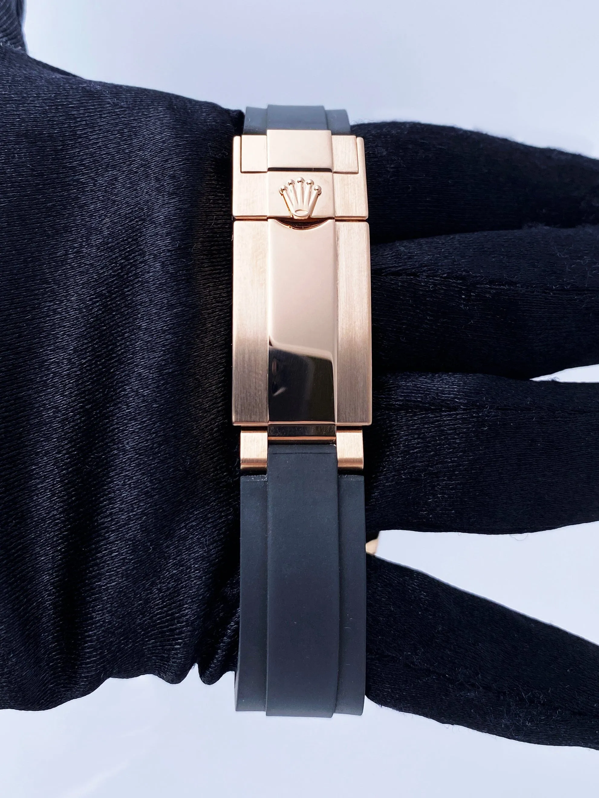 Rolex Yacht-Master 268655 Black Dial 18K Rose Gold Watch Box Papers