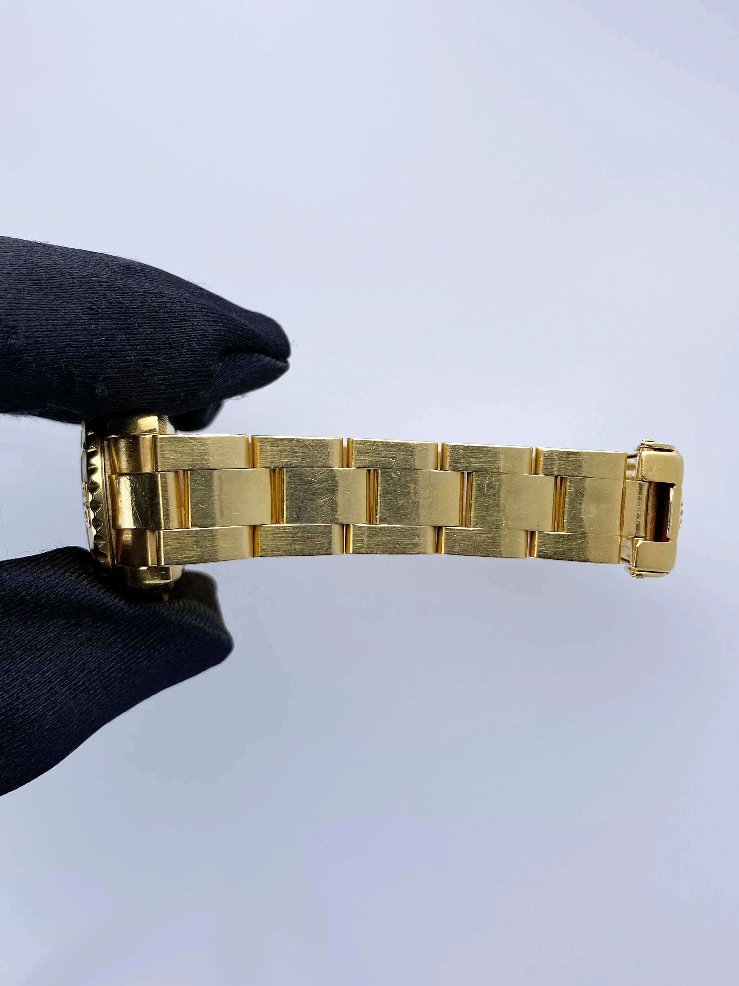 Rolex Yacht Master 69628 MOP Ruby Dial 18K Yellow Gold Watch Box Papers