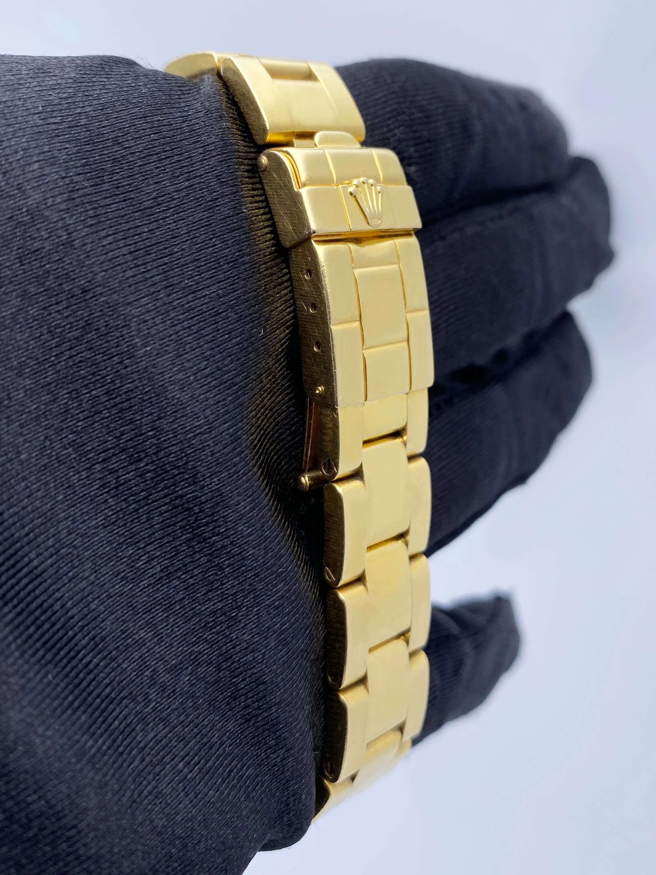 Rolex Yacht Master 69628 MOP Ruby Dial 18K Yellow Gold Watch Box Papers