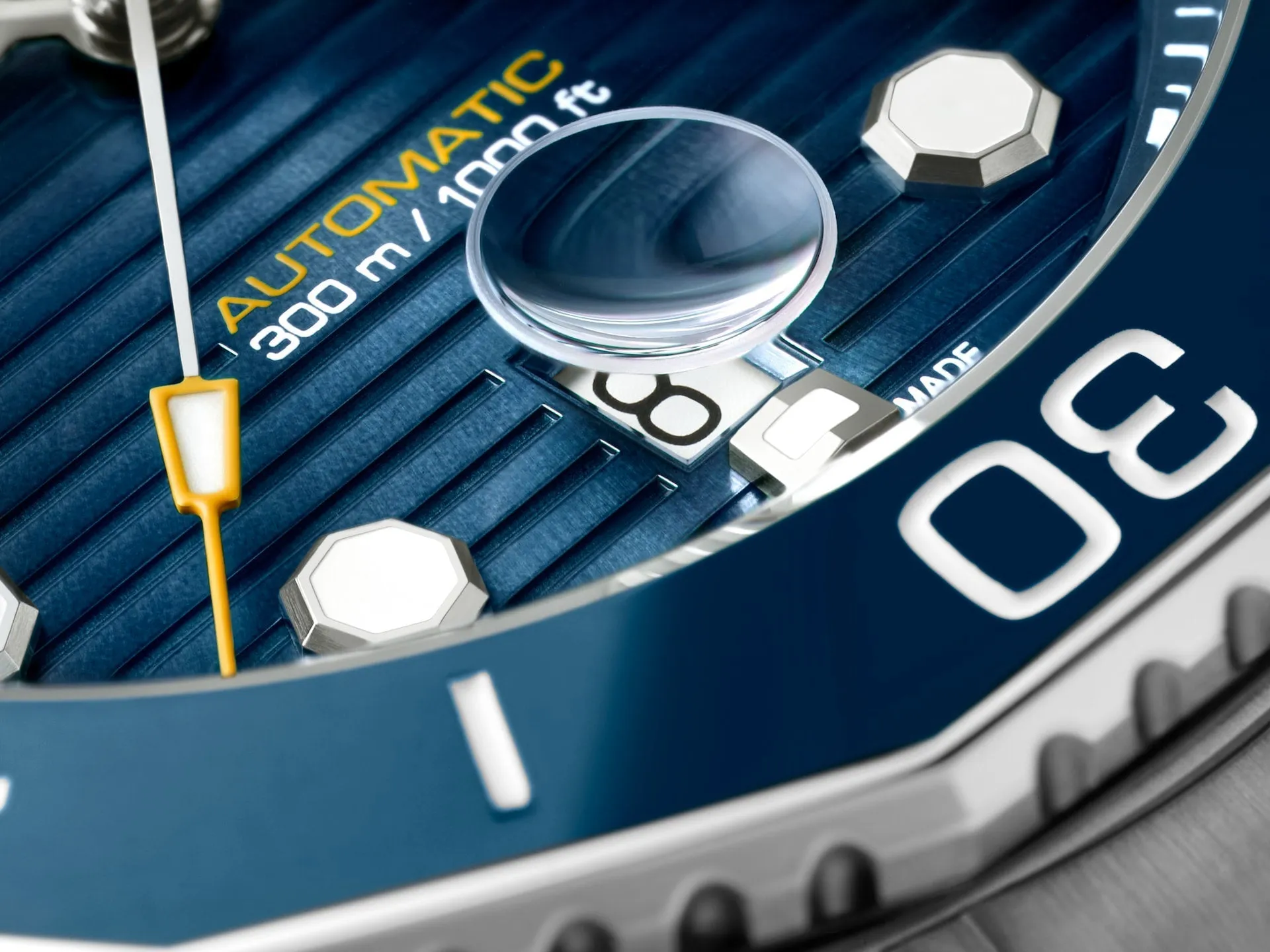 TAG Heuer Aquaracer Professional 300 Automatic Stainless Steel Blue Dial Date Divers Mens Watch WBP201B.BA0632