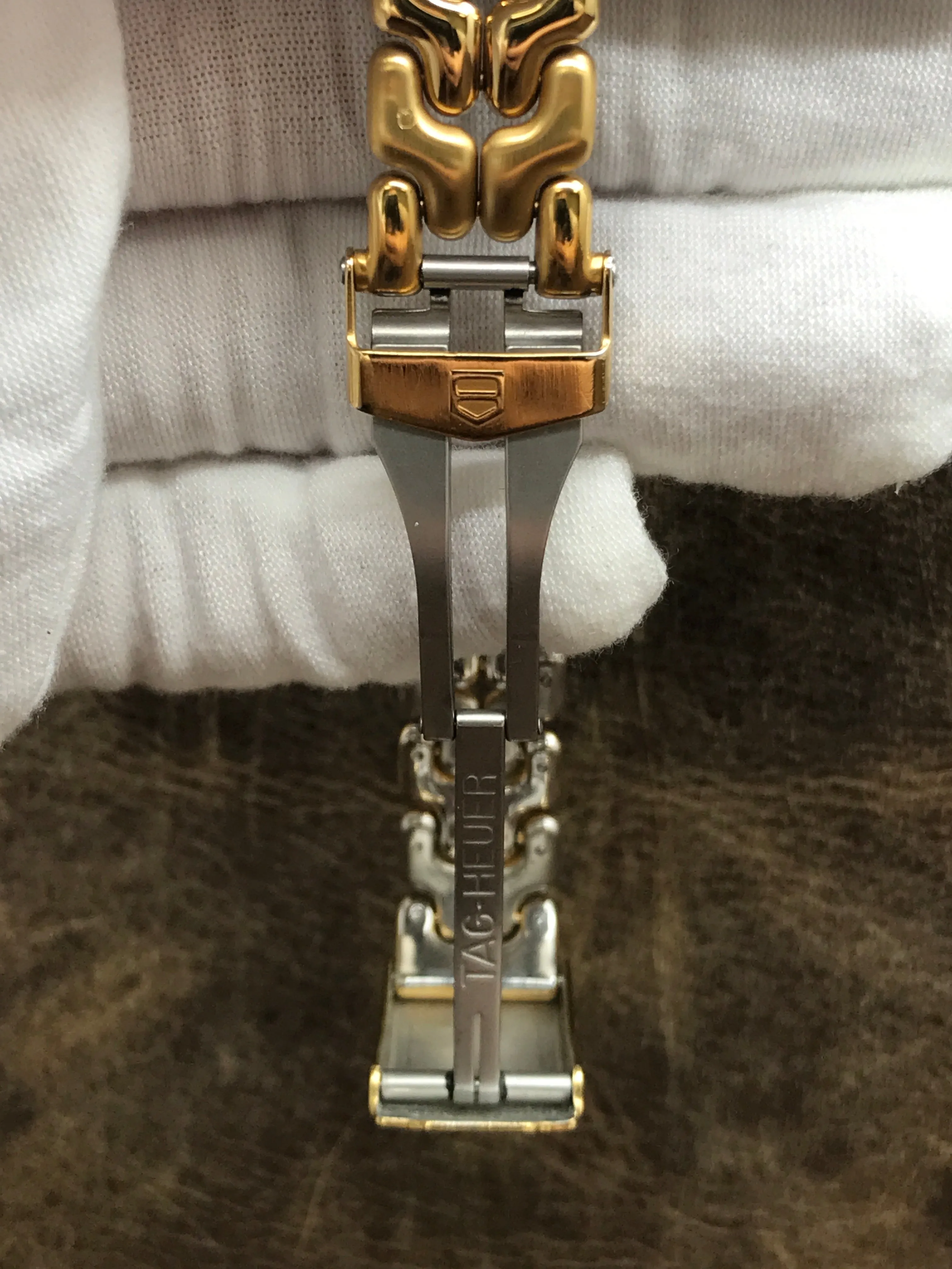 TAG Heuer Professional 200M WG1330-RO Creme white Dial Quartz Women's Watch