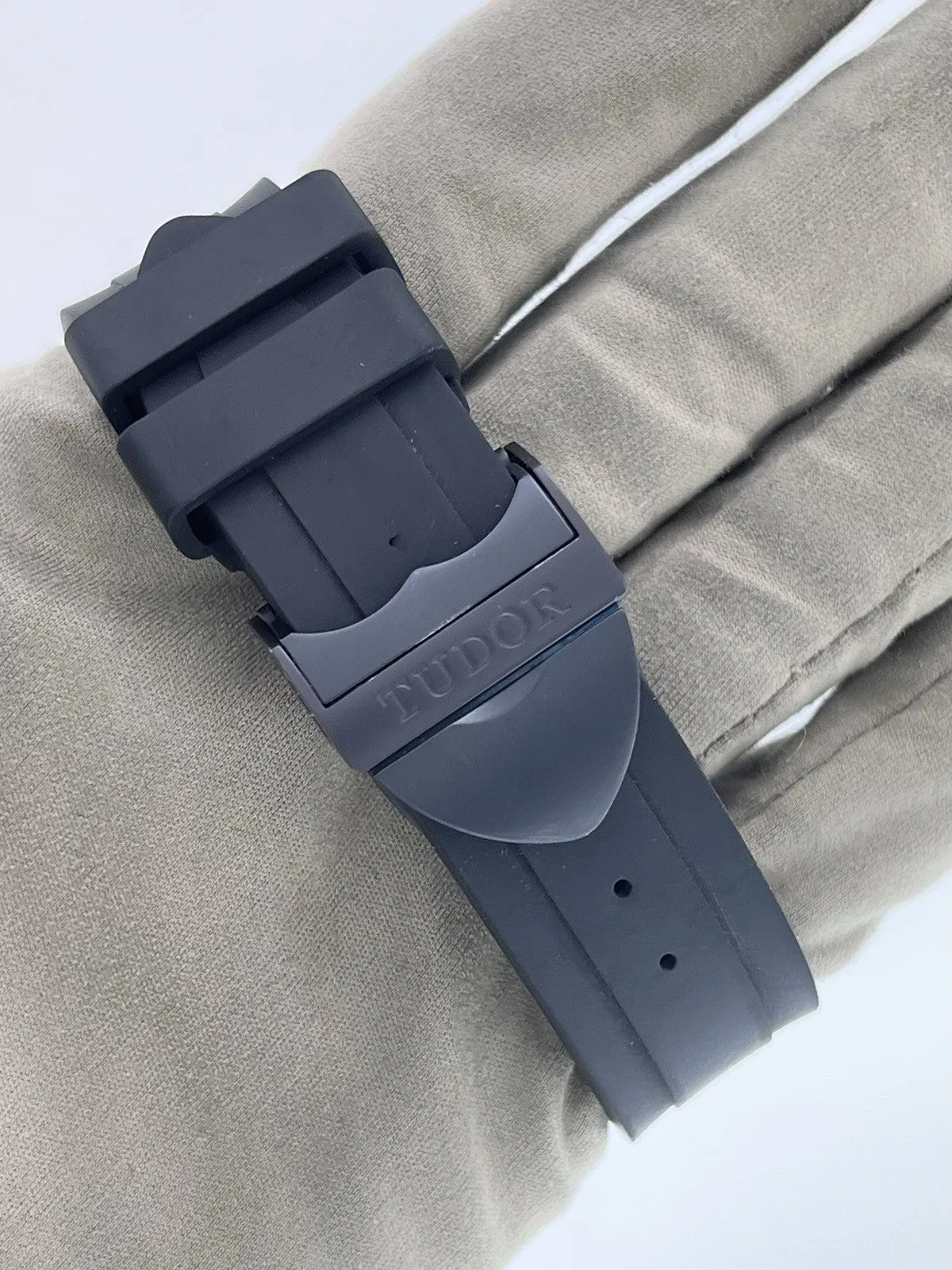 Tudor Fastrider Black Shield Ceramic Black Dial 42mm Automatic Mens Watch 42000C