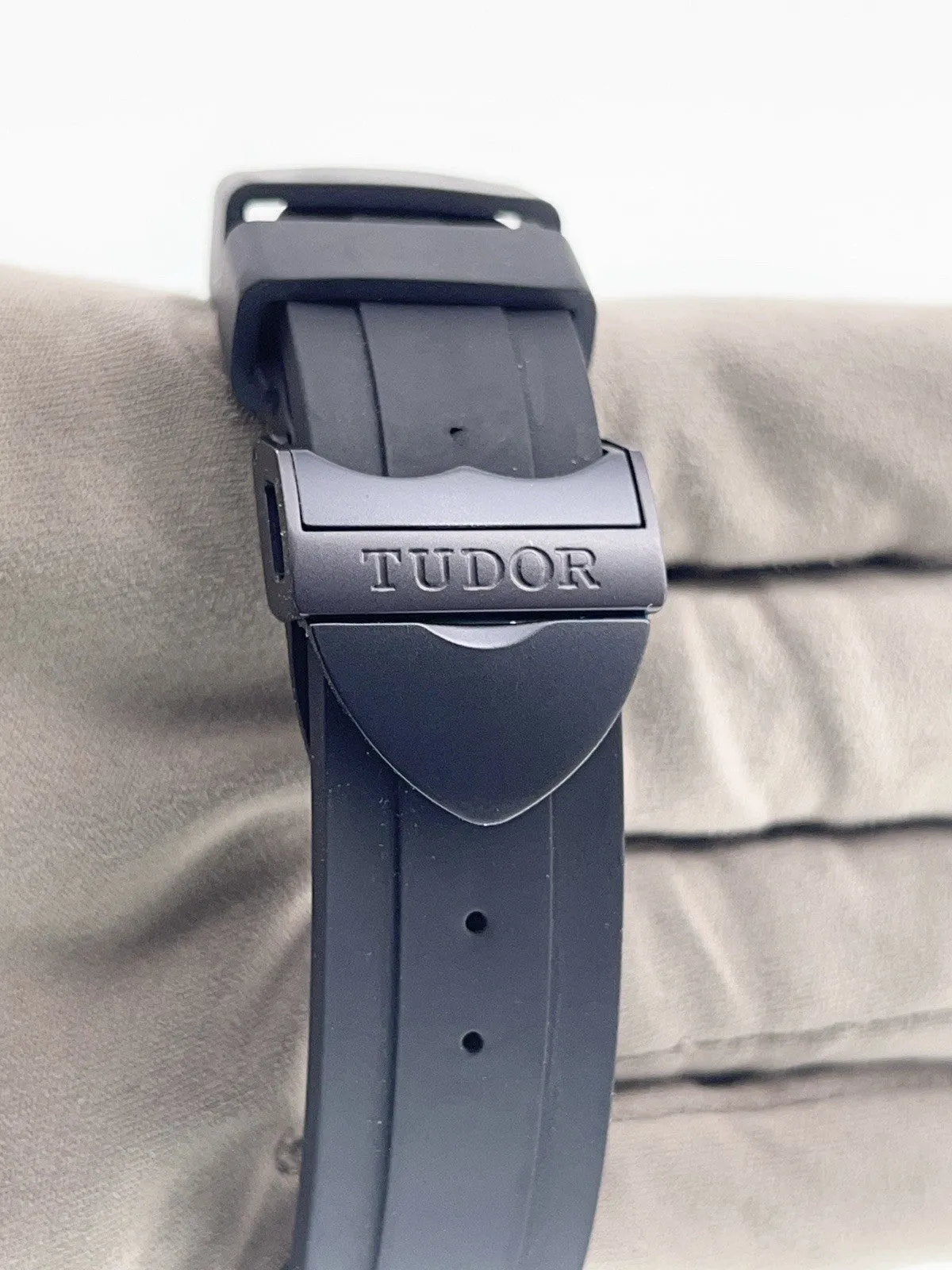 Tudor Fastrider Black Shield Ceramic Black Dial 42mm Automatic Mens Watch 42000C