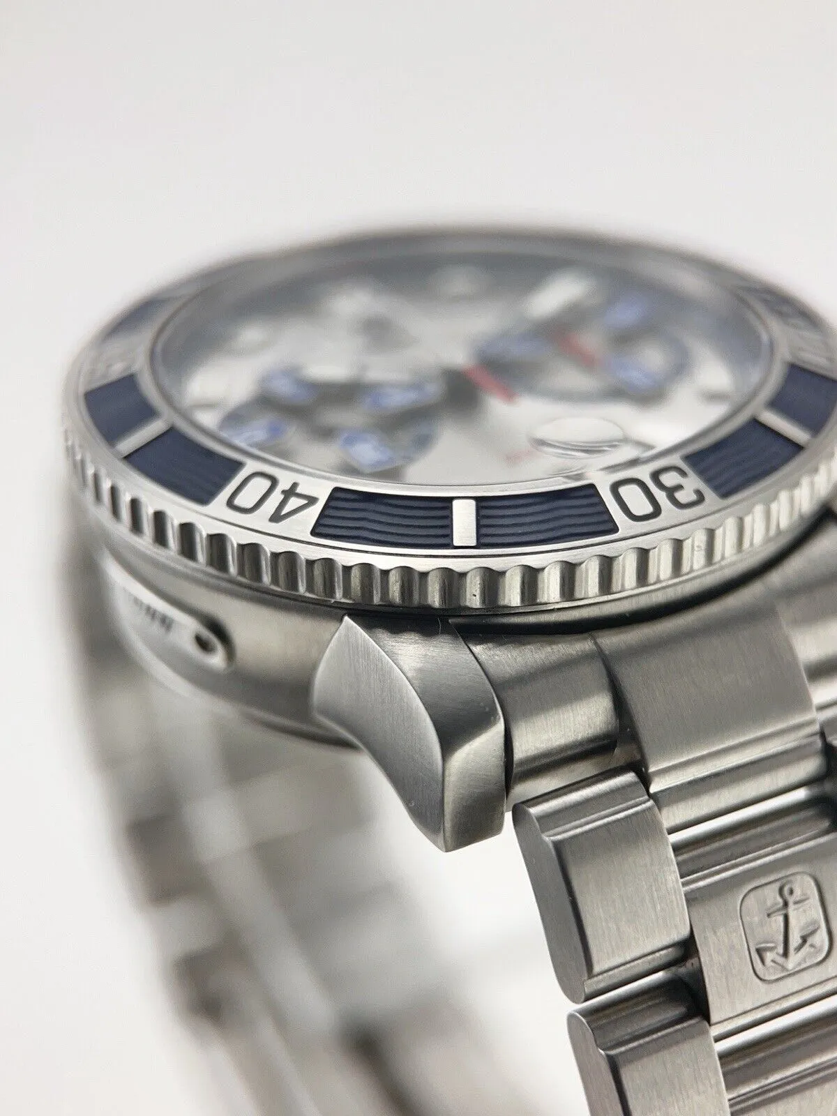 Ulysse Nardin Maxi Marine Chronograph Steel Silver Dial 42mm Watch 8003-102