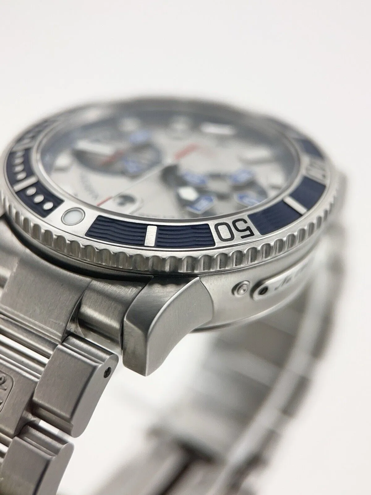 Ulysse Nardin Maxi Marine Chronograph Steel Silver Dial 42mm Watch 8003-102