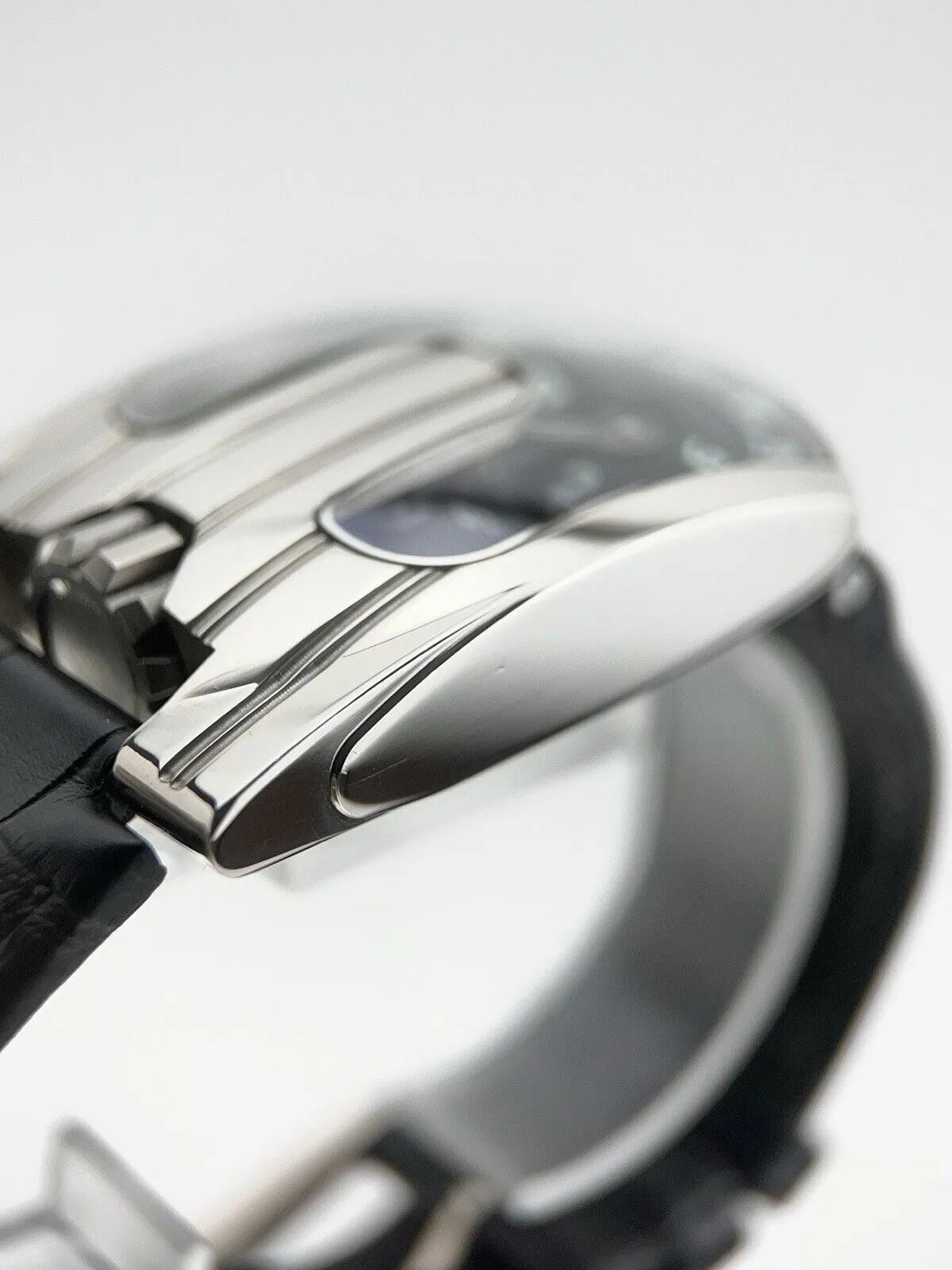 Urwerk 18k White Gold Black Manual Wind Movment Mens Watch 103.07