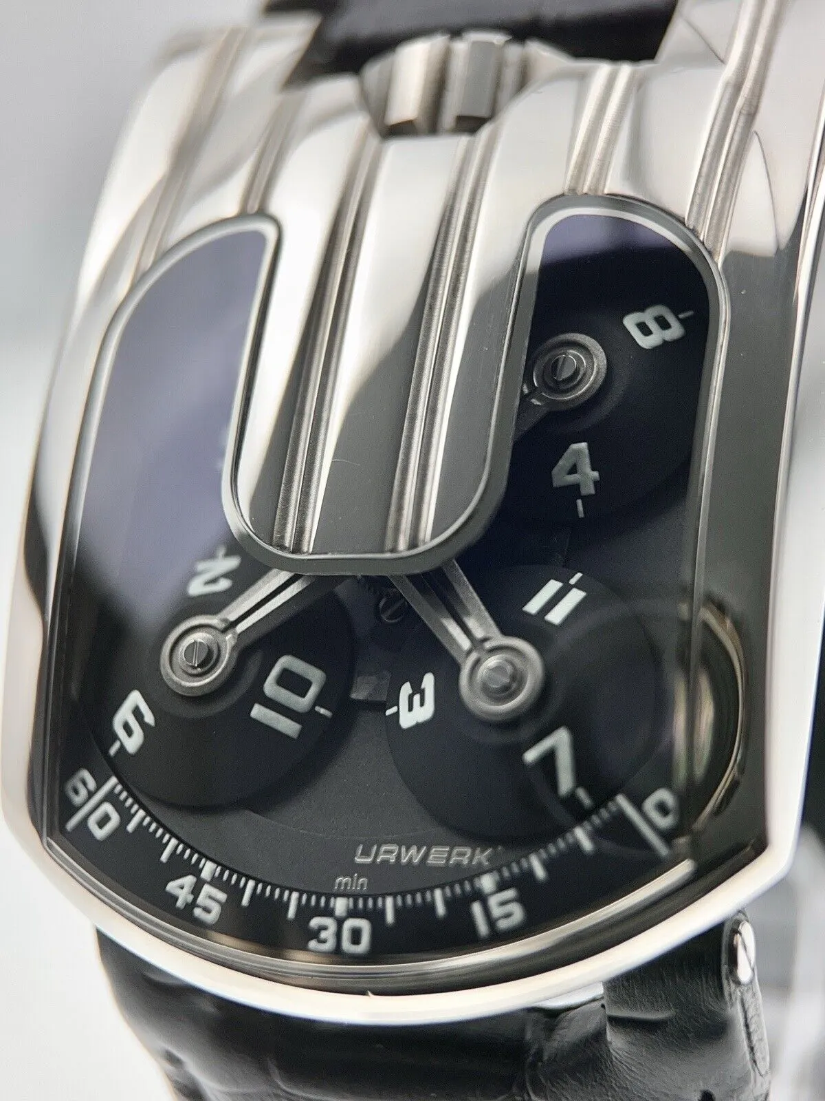 Urwerk 18k White Gold Black Manual Wind Movment Mens Watch 103.07