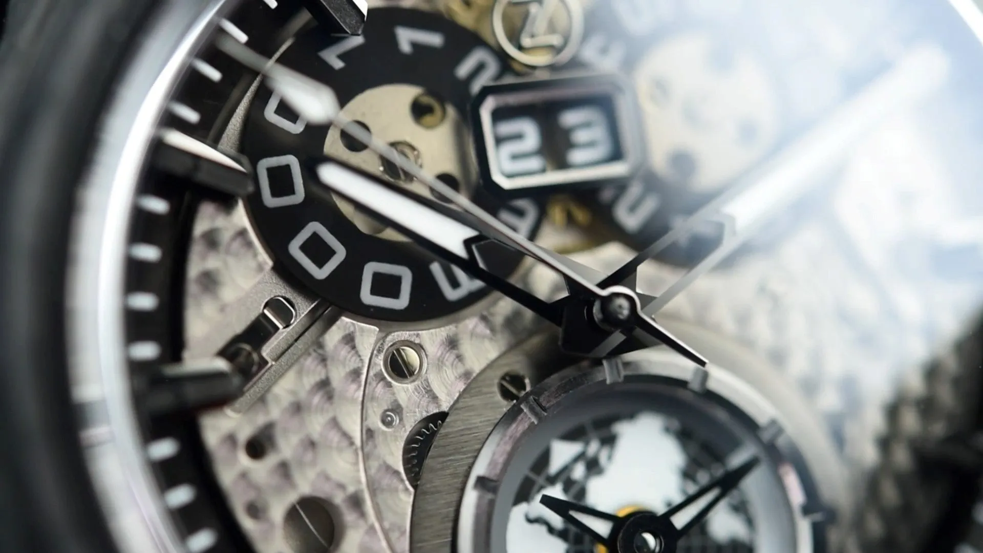 Zelos Spearfish Dual Time Carbon Moonscape (Pre-owned)